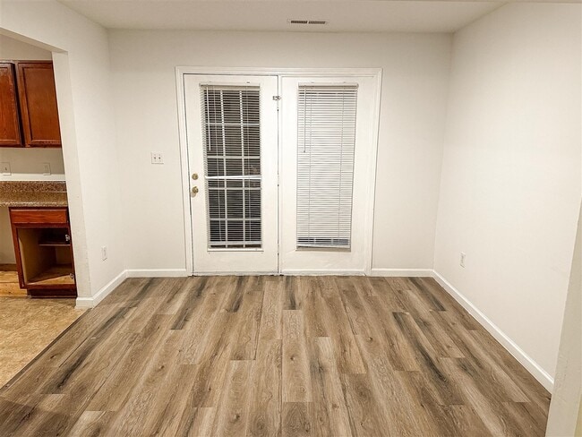 Photo - 1225 N Lee Dr