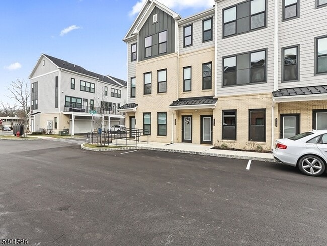 Photo - 715 Parker Blvd