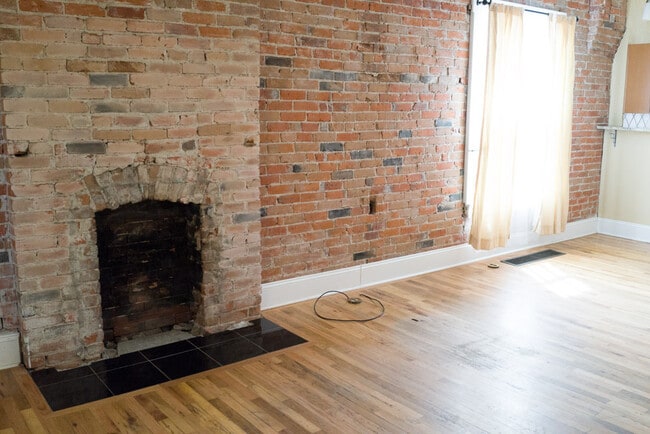 Photo - Evolve Real Estate: Charming Remodeled Bungalow in the Heart of Denver, Available August 14! Deta...