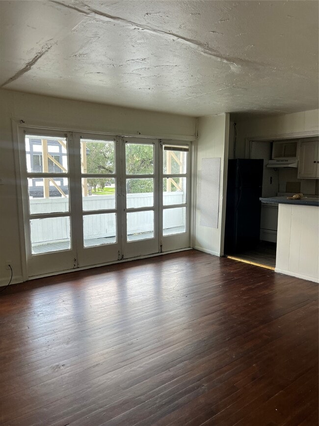 Photo - 1905 Binz St Unit 6