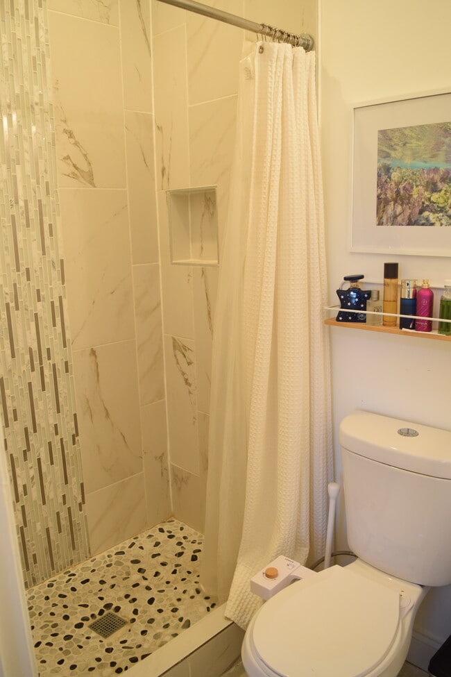 Photo - 918 Hamilton St NW