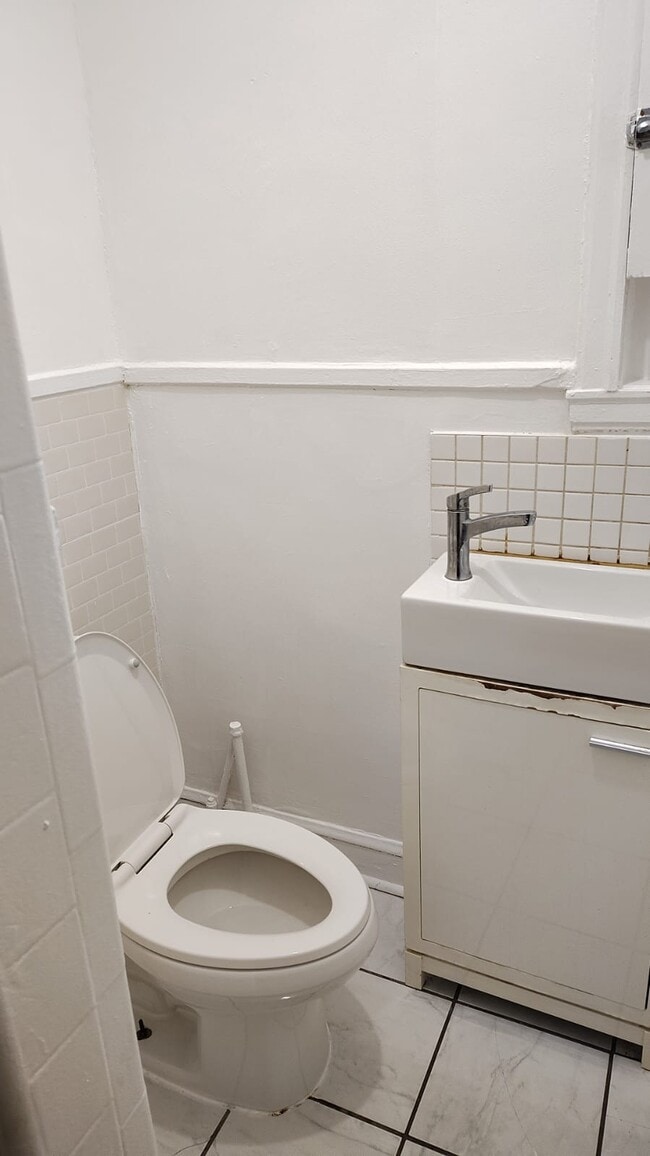 Photo - 65 Sweetland Ave Unité 4