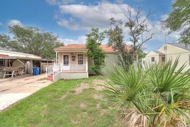 Photo - 722 Ralston Ave