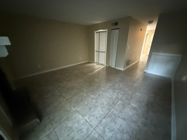 Photo - 6369 Holcomb Way