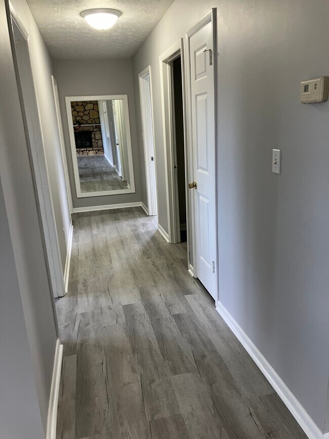 Photo - 410 E Shay St