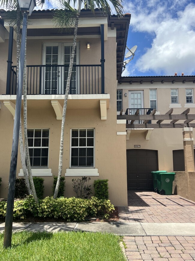 Photo - 8657 Blaze Ct Townhome