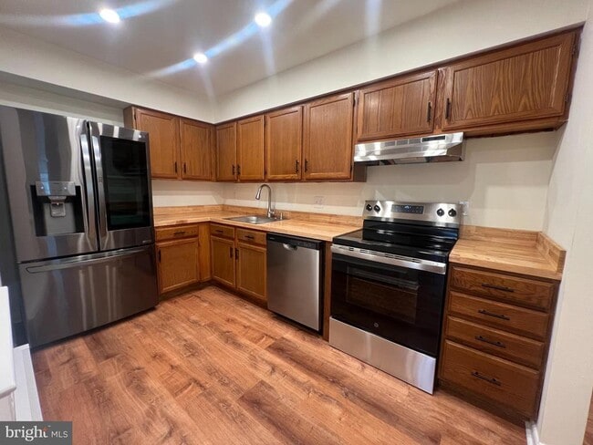 Photo - 312 Walnut Ct Way Unidad B-12