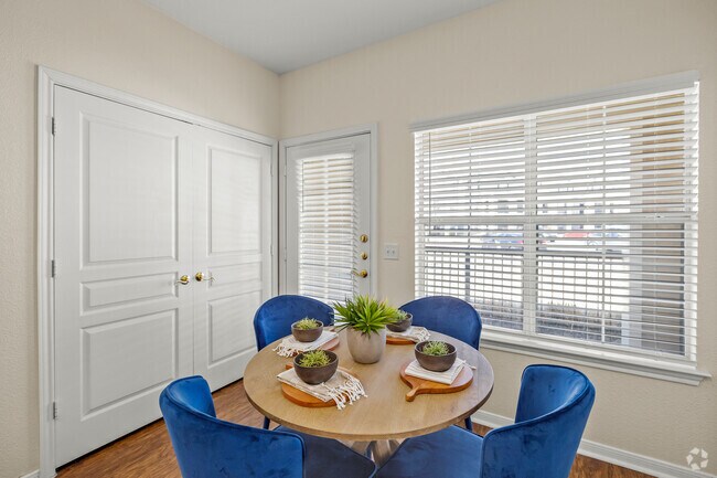 2BR, 2BA - 1,035SF - Dining Room