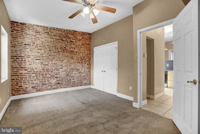 Photo - 1103 Light St Unit B