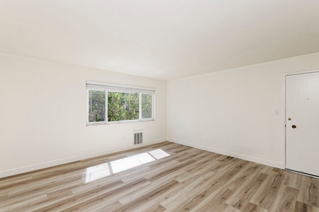 Photo - 184 Callan Avenue