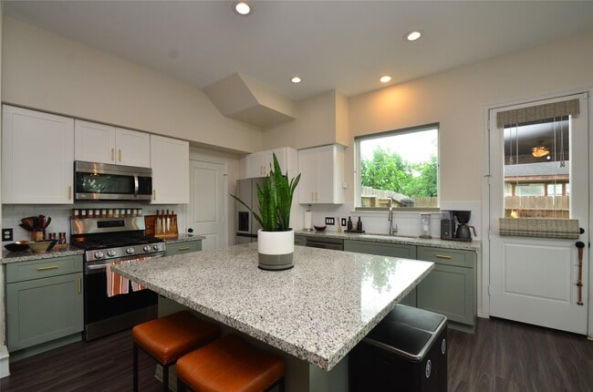 Photo - 6708 Arapahoe St