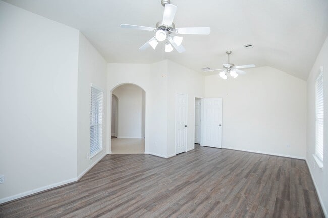 Photo - 835 Aqua Vista Ln