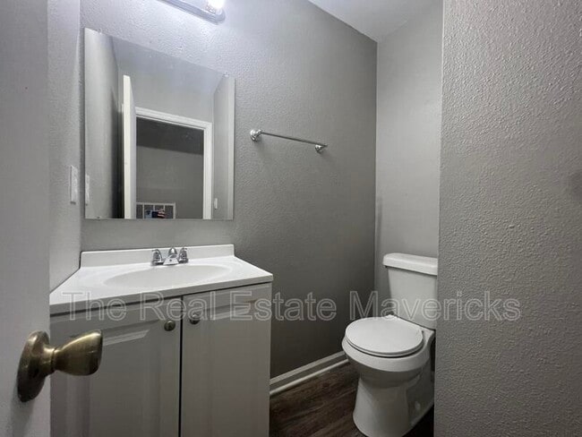Photo - 5056 Shoals Ln