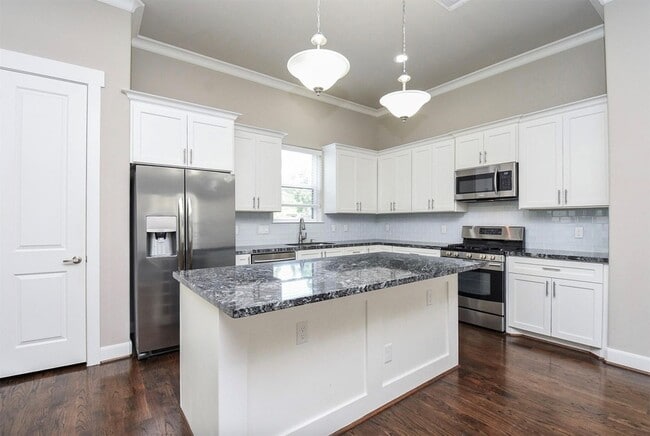 Photo - 812 Fisher St