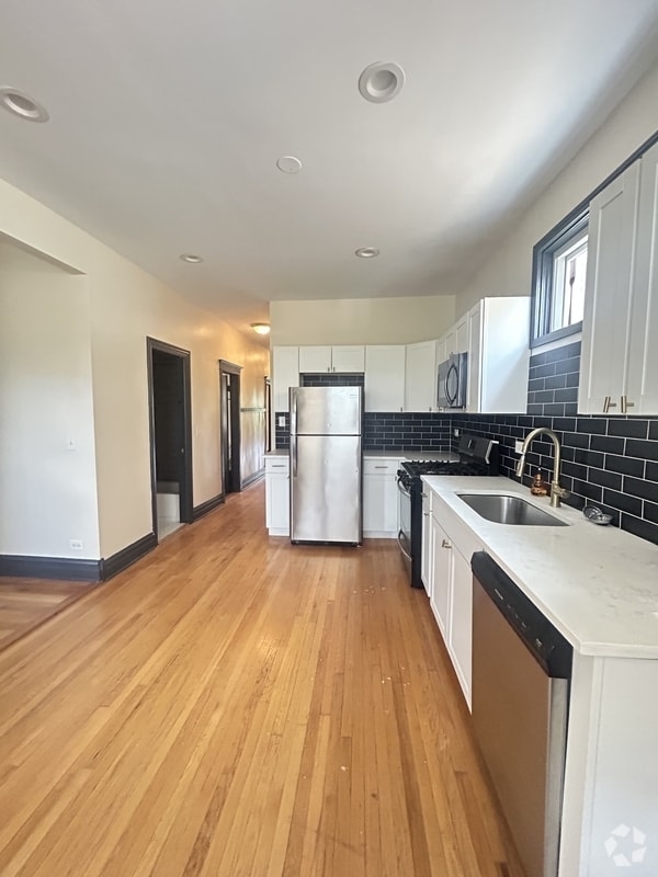 Building Photo - 6615 S Ingleside Ave Rental