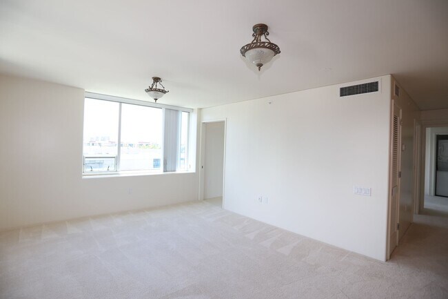 Photo - Hawaiki Tower - 2 bedroom, 2 bath with 2 c... Unit 1004
