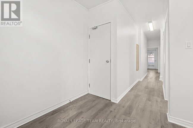Photo - 824 Somerset St W Unit B
