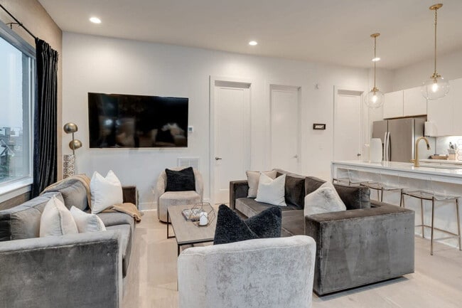 Photo - 1035a Scovel St Unit ID1261668P