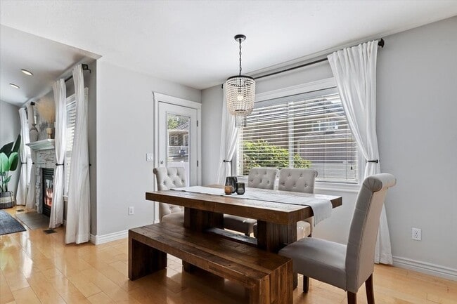 Photo - 739 S Kays Dr