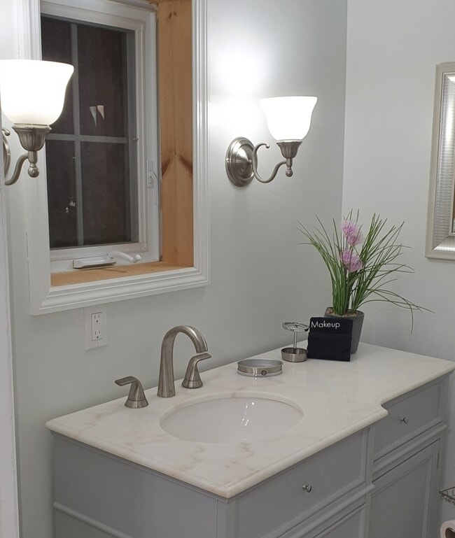 Bathroom room 2 - 89 N Main St Unit 89