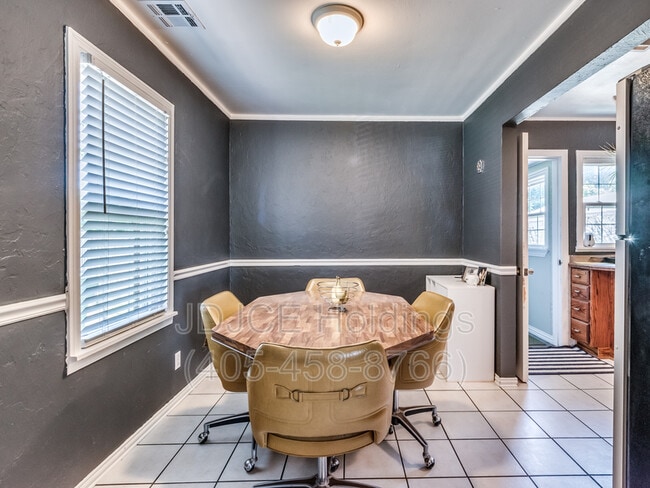 Photo - 906 N Lilac Ln