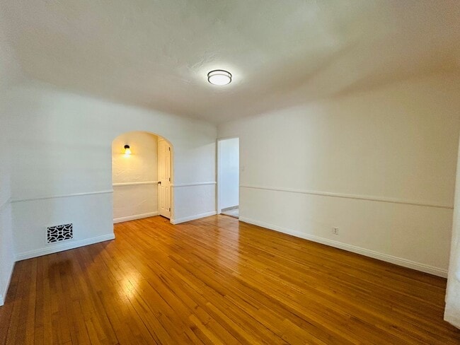 Photo - 340-342 N Harper Avenue Unit 340