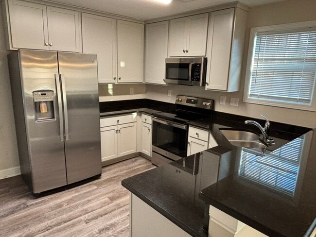 Photo - 936 W Liberty St