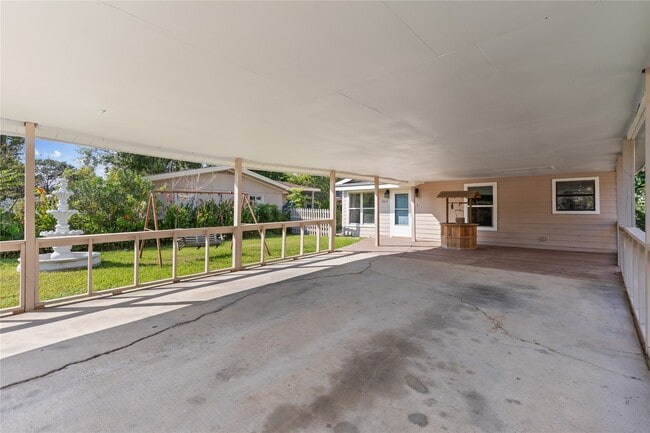 Photo - 10613 Chadwick St