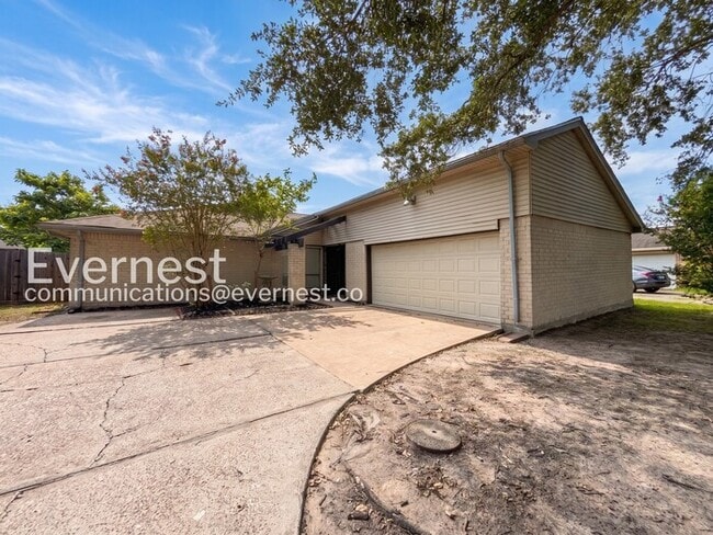 Building Photo - 1334 Willersley Ln
