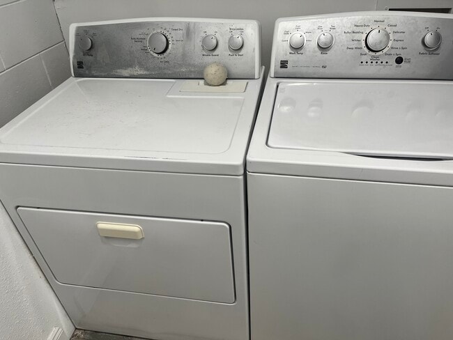 Photo - 2115 Continental Blvd