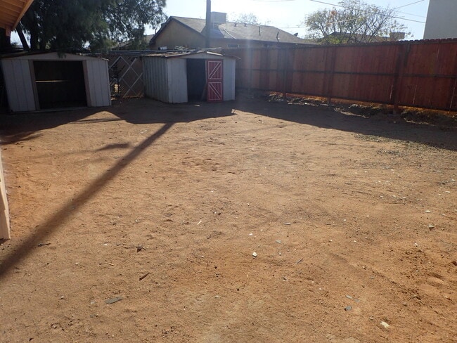 Gated 3 Bed/1 Bath With Big Backyard - Gated 3 Bed/1 Bath With Big Backyard