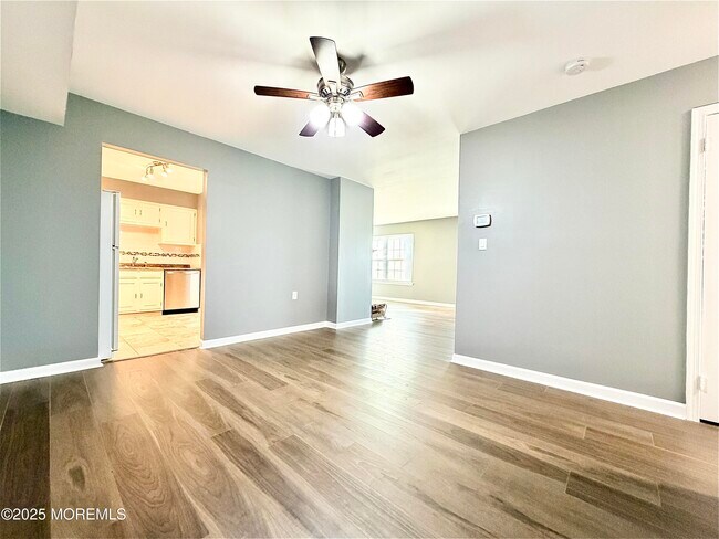 Photo - 304 Wellington Pl