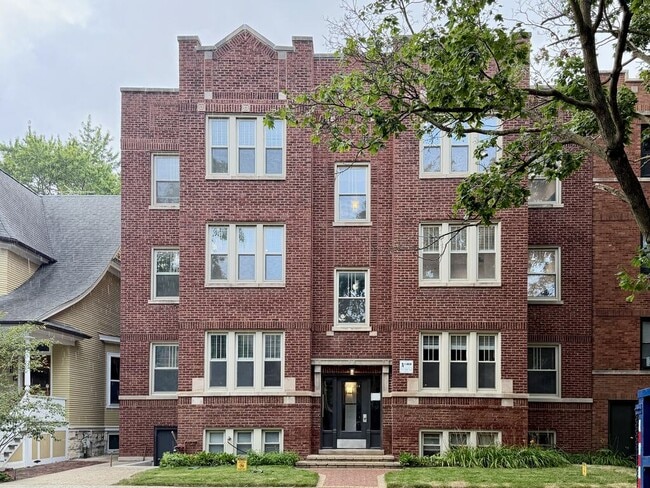 Building Photo - 5452 N Paulina St Unit 3