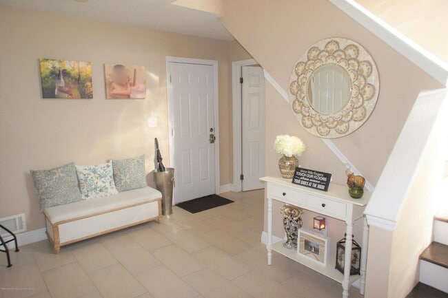 Photo - 43 Toddy Ave