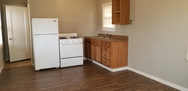 Photo - 2422 22nd Pl