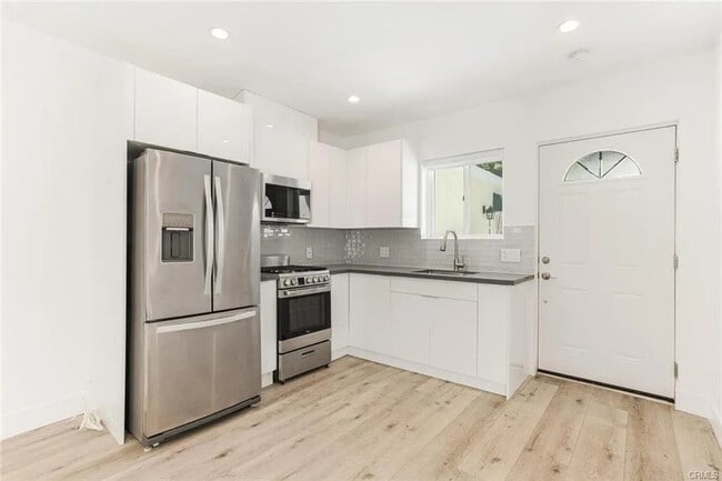 Building Photo - 4552 Murietta Ave