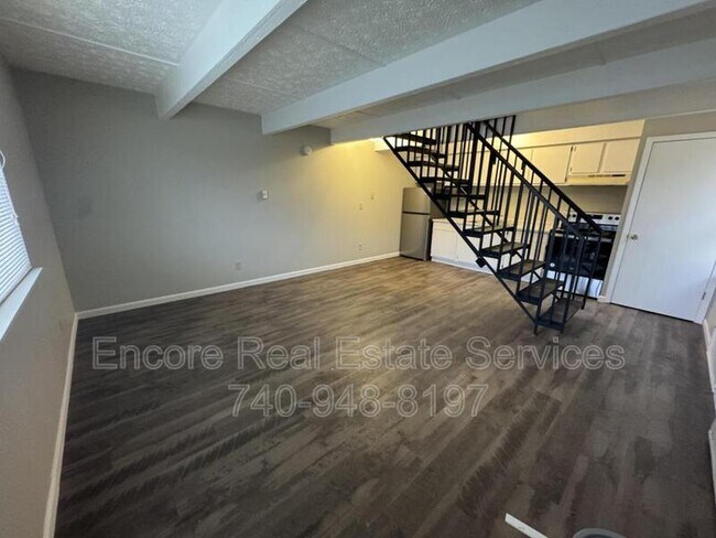 Photo - 157 S High St
