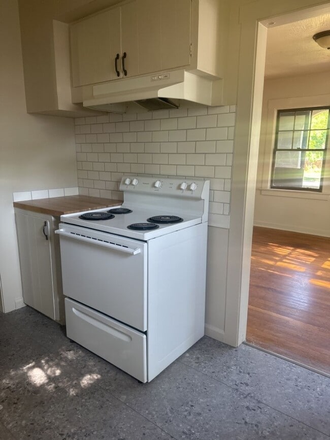 2 bedroom, 1 bath in Medford! Rental House Rental in Medford, OR