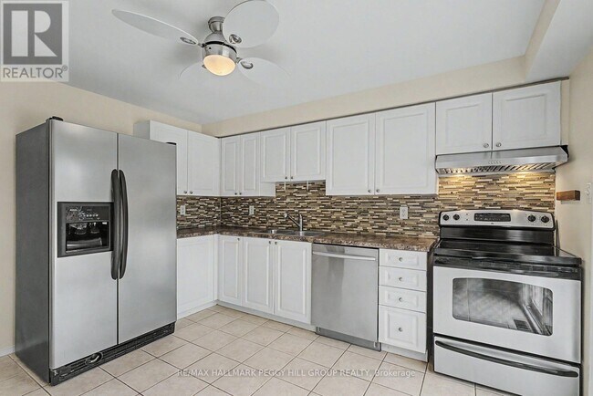 Photo - 334 Dunsmore Ln