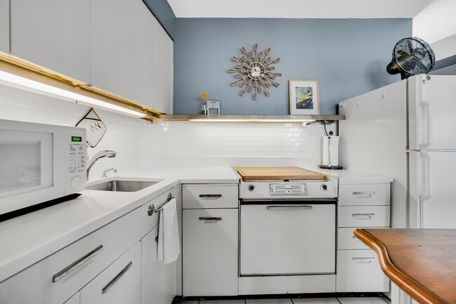 Photo - 300 N State St Unit 4303