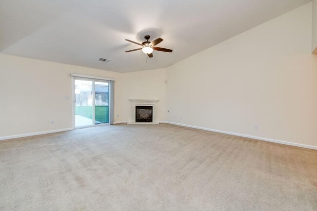 Photo - Clean and neat 4 bedroom, 2 bathroom single story in the Fancher Creek area 93727
