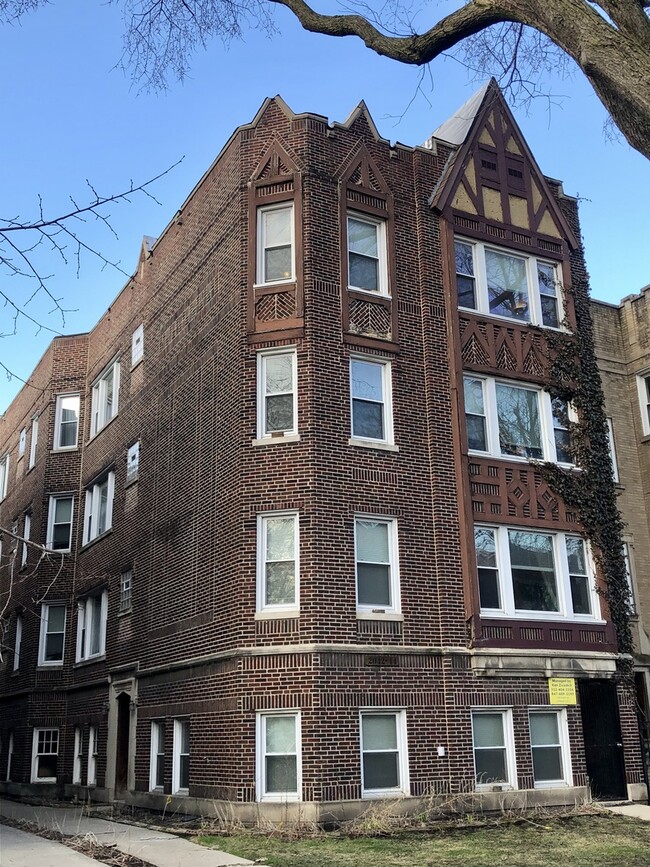 Photo - 2042 W Farragut Ave Apartment Unit 1S