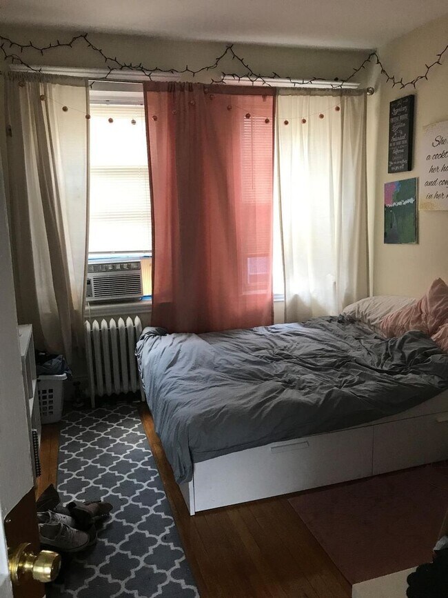 Photo - SEPT incredible 2bed in Allston! B line & ...