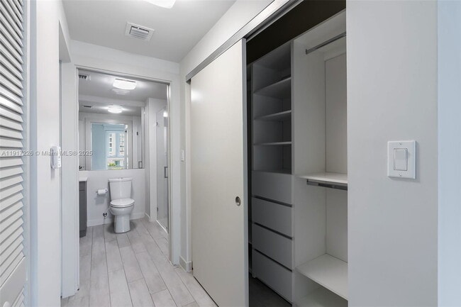 Photo - 321 NE 26th St