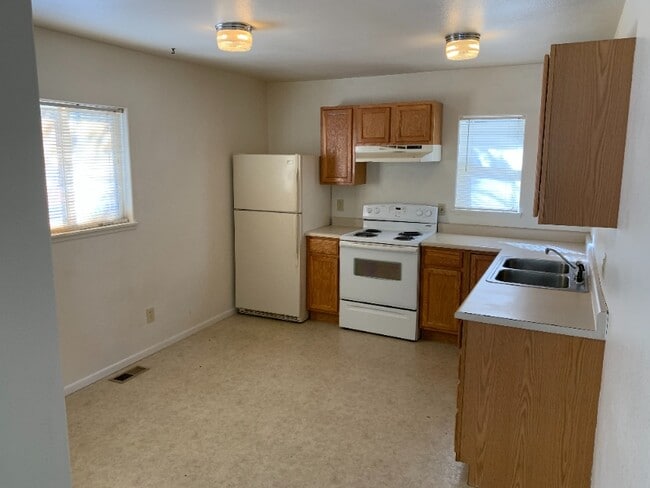 Photo - 828 E 4th St Unidad B or C