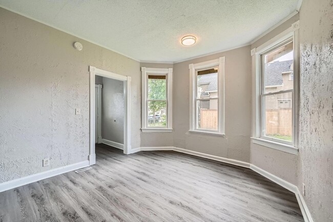 Photo - 911 Sims Ave