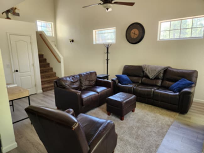 Building Photo - Furnished 3BR Boulder Pointe Townhome | End Unit + AC + Fenced Backyard