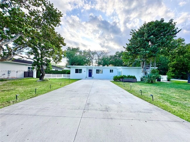 Building Photo - 7800 SW 57th Ct