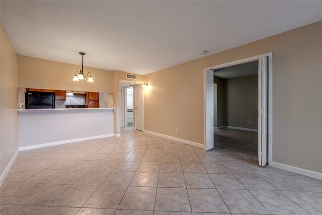 Photo - 3005 Walnut Bend Ln Unit 12