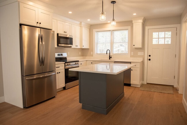 Building Photo - 18 Vernon St